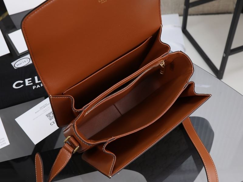 Ce1i*e triomphe bags